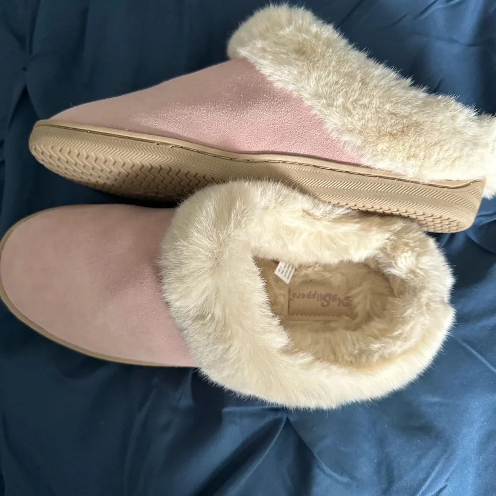 My Slippers. Size 9 Never Worn - Picture 2 of 3